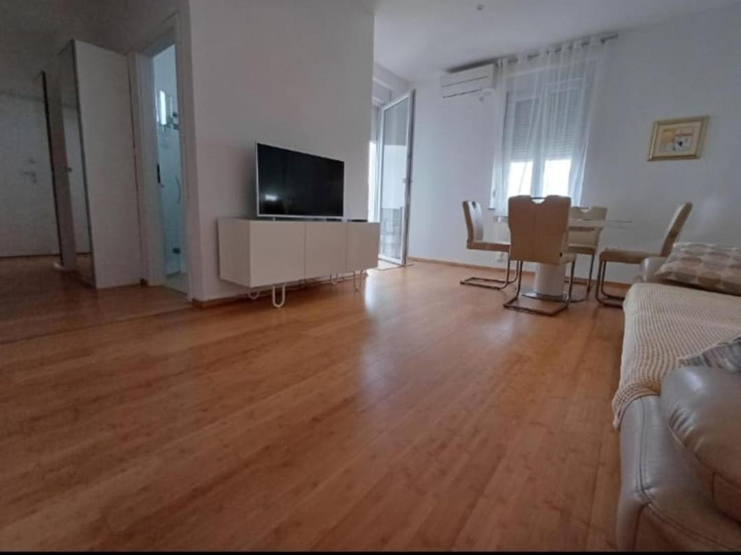 Mary Apartment Zadar Bagian luar foto